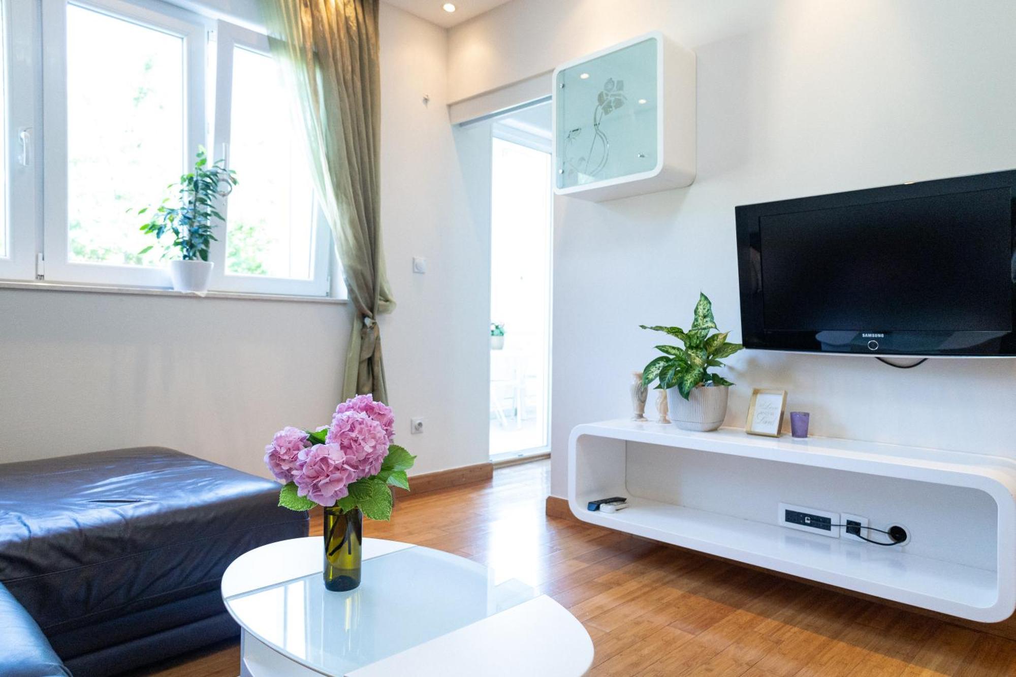 Charming Modern Duplex Apartment-dobrota, * Kotor